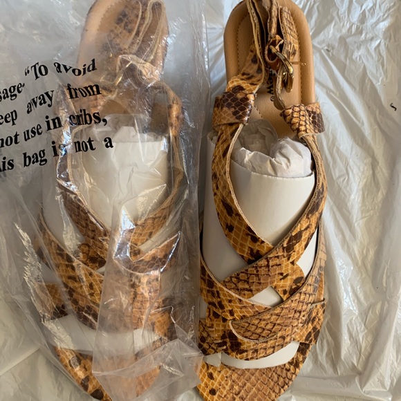 comfortview Shoes - comfortview 👣 Snake Design Wedge Sandals comfortview Shoes - comfortview 👣 Snake Design Wedge Sandals